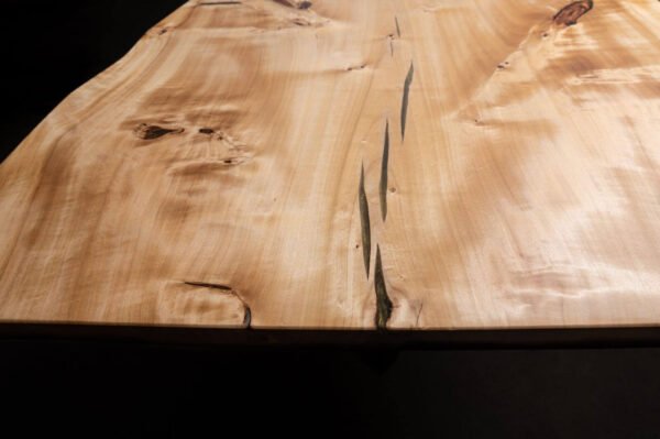 Masă din lemn masiv de plop cu rășină epoxidică