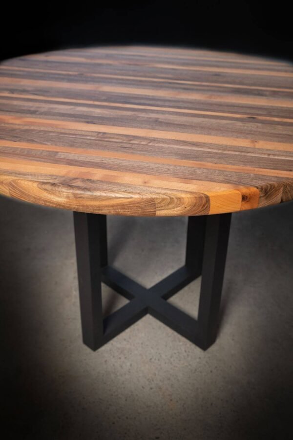 Masă rotundă din lemn masiv de nuc și cireș