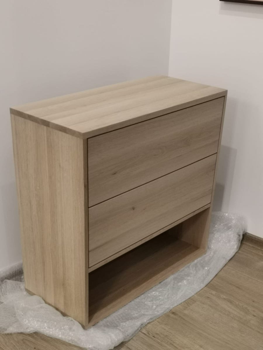 Comode din lemn masiv