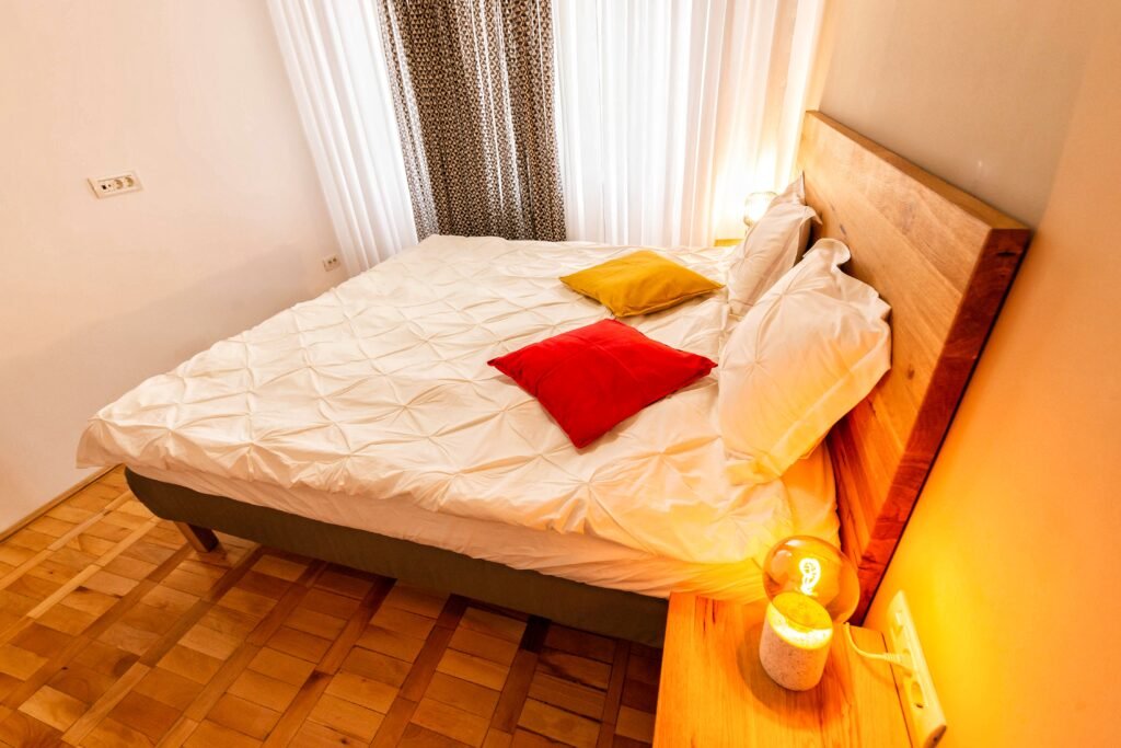 Paturi din lemn masiv