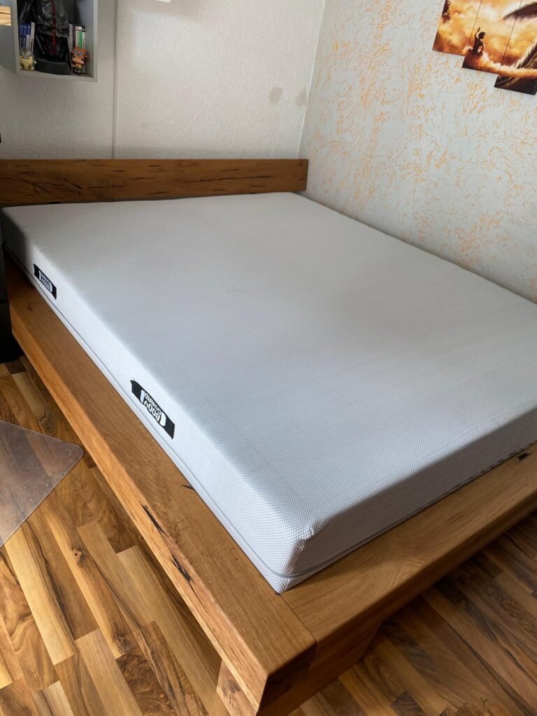 Paturi din lemn masiv