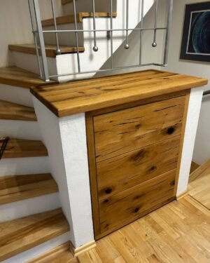 Comode din lemn masiv