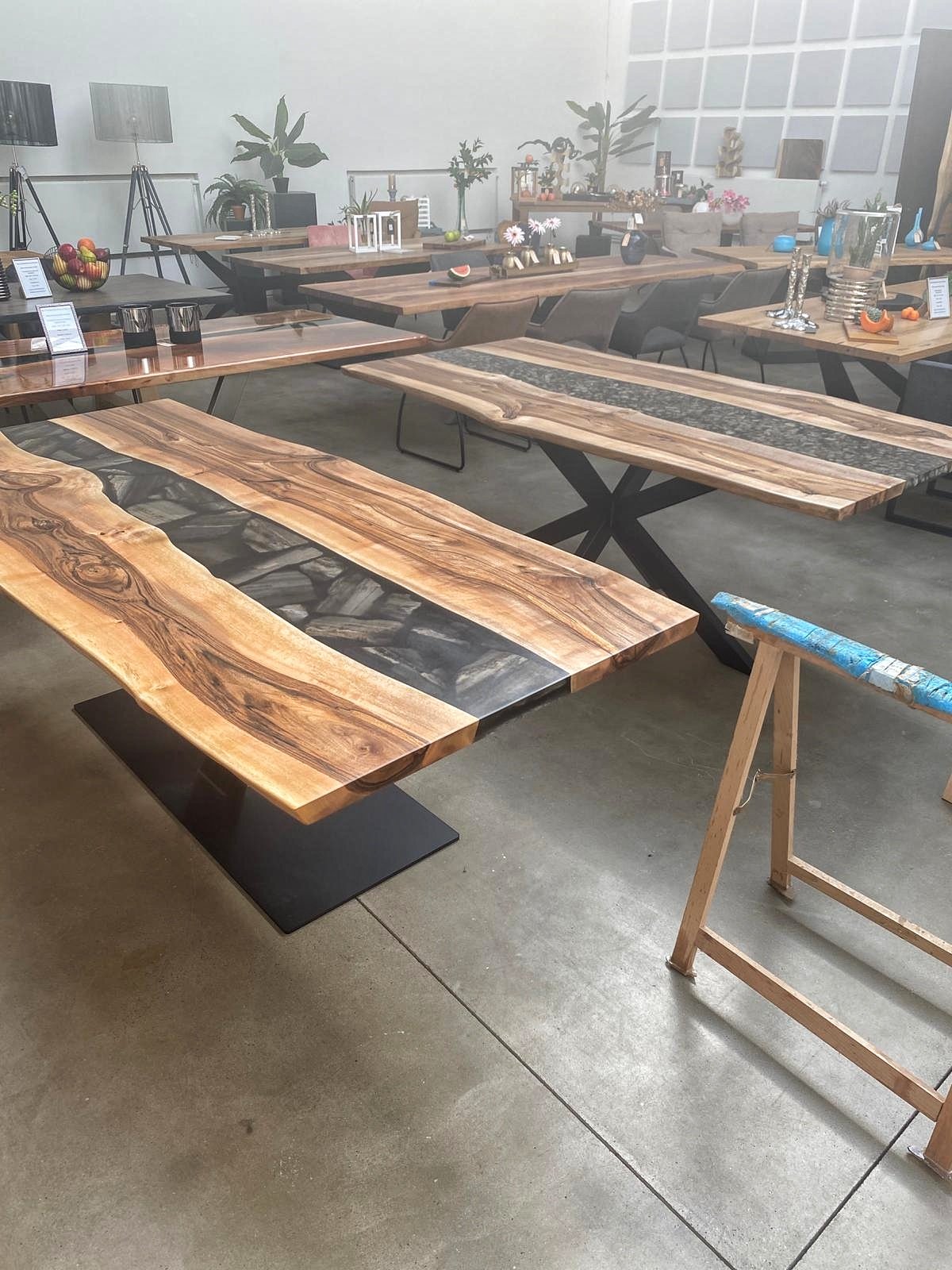 masa dn lemn masiv cu rasina