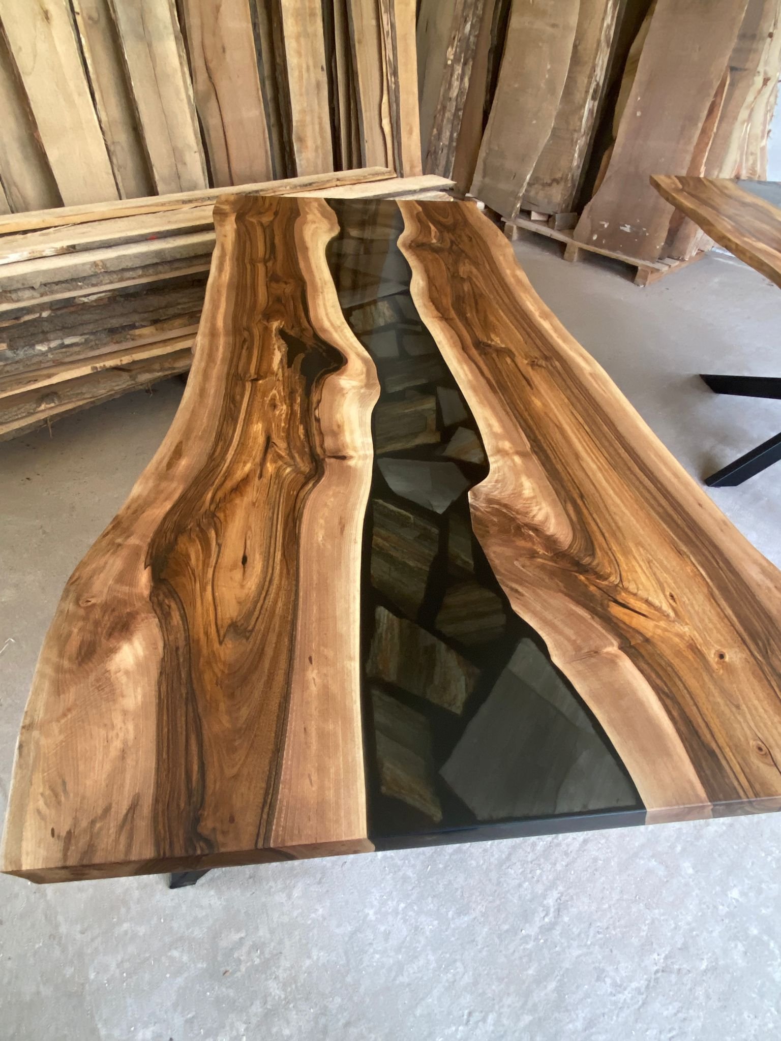 masa dn lemn masiv cu rasina