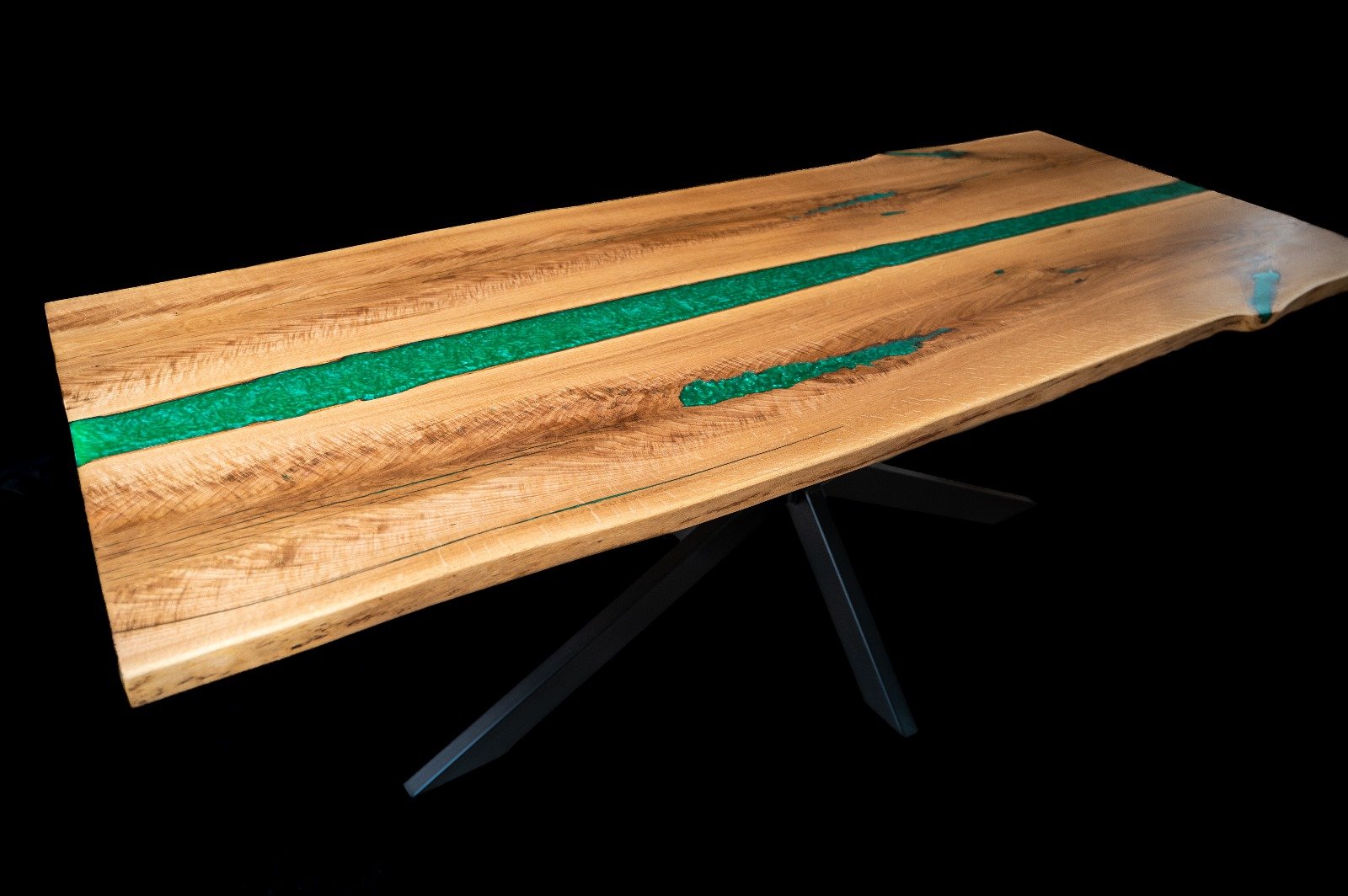 masa dn lemn masiv cu rasina