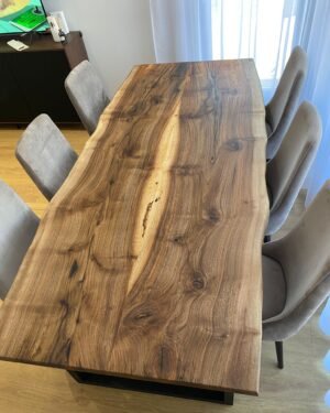 masa din lemn masiv