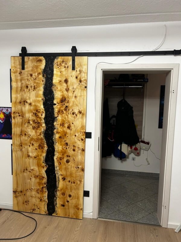 Ușa culisanta din lemn de plop bubos - MW24