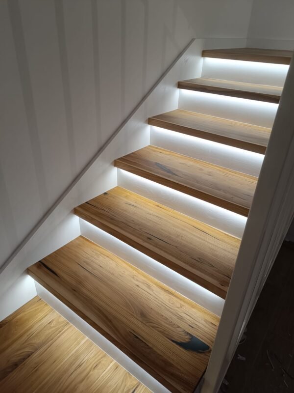 Trepte din lemn masiv-MW22